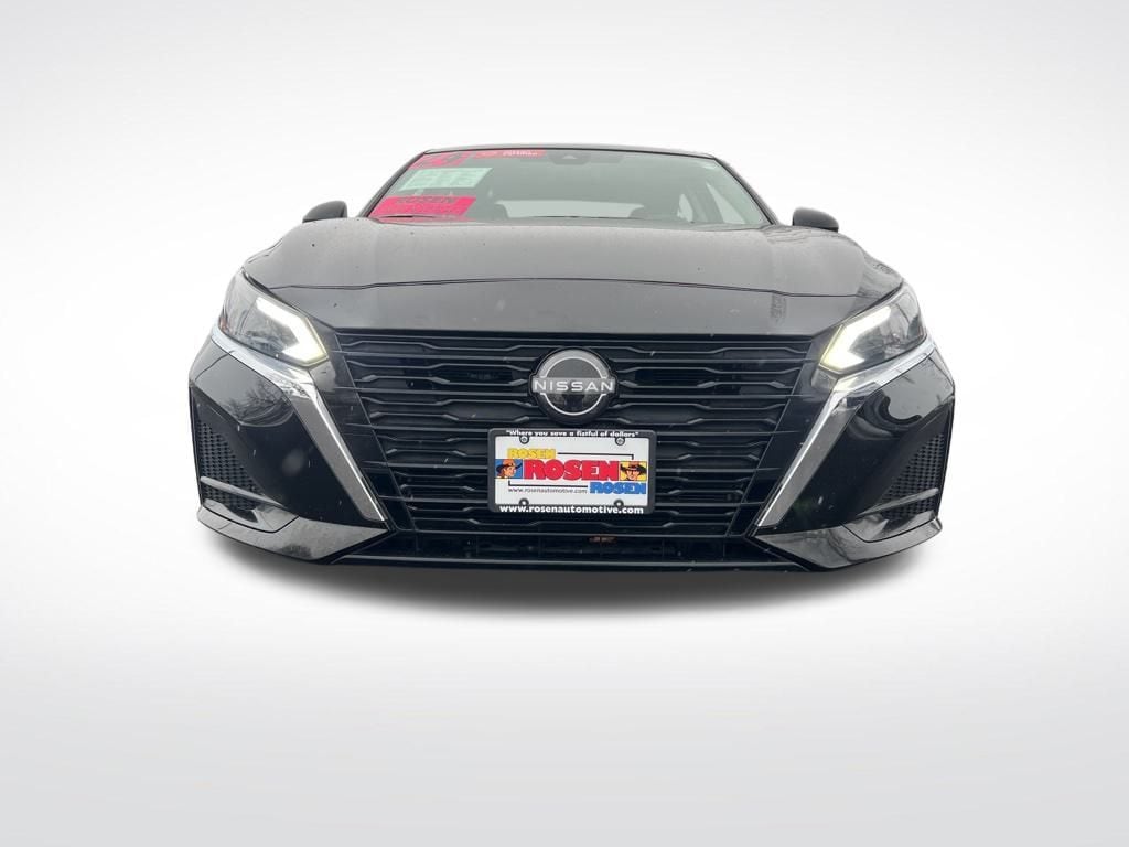 2024 Nissan Altima 2.5 SV photo 2