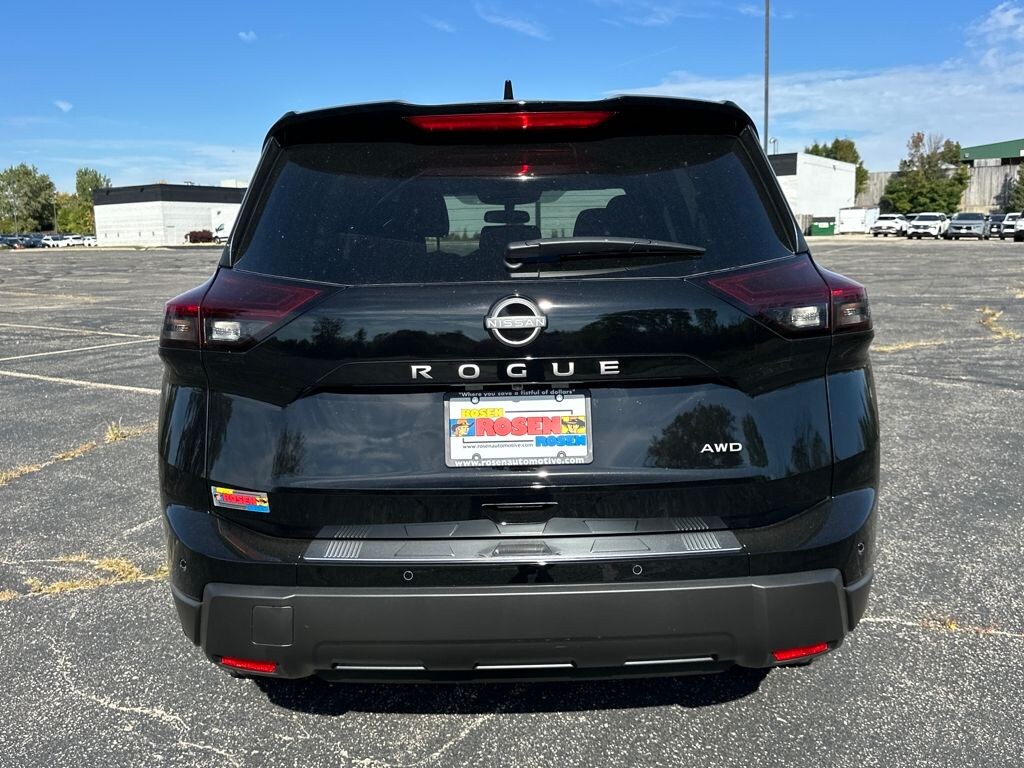 New 2026 Nissan Rogue SV SUV