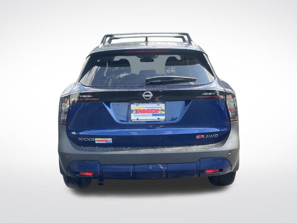 New 2026 Nissan Kicks SR SUV