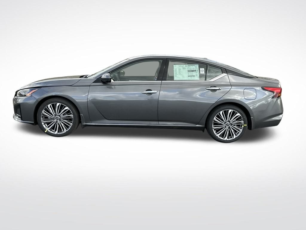 New 2025 Nissan Altima SL Sedan