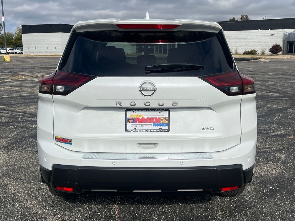 New 2026 Nissan Rogue SV SUV