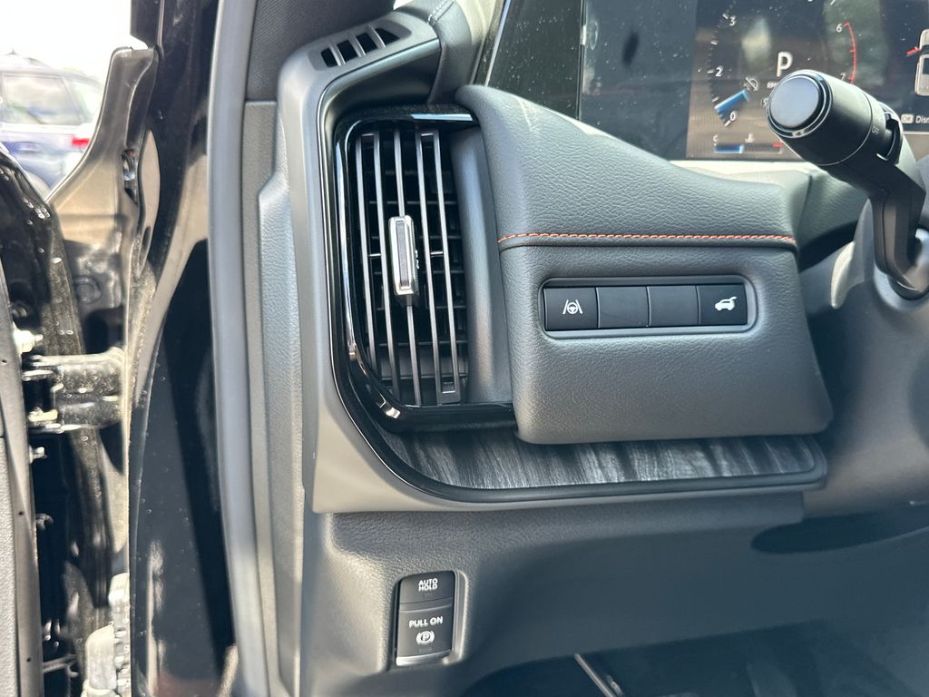 2026 Nissan Armada PRO-4X - Photo 14