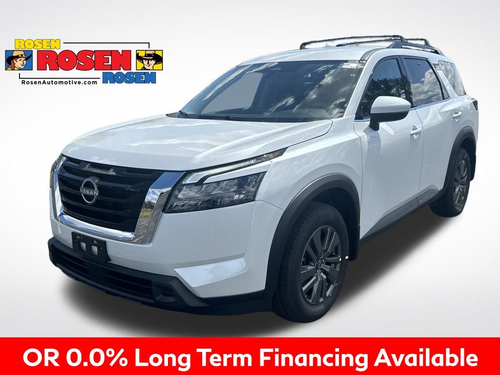 2025 Nissan Pathfinder SV's photo