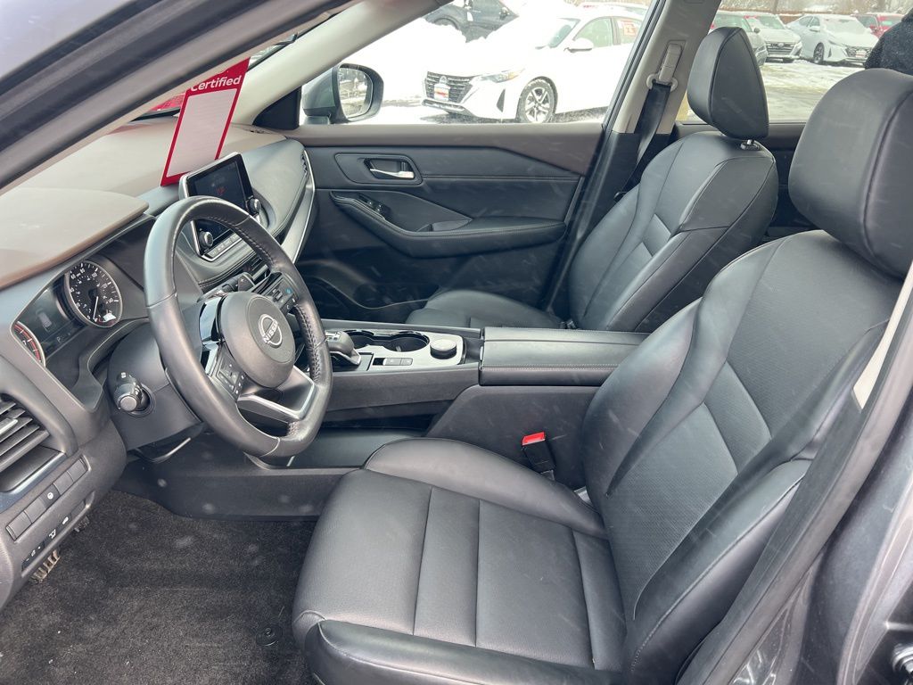 2023 Nissan Rogue SV photo 2