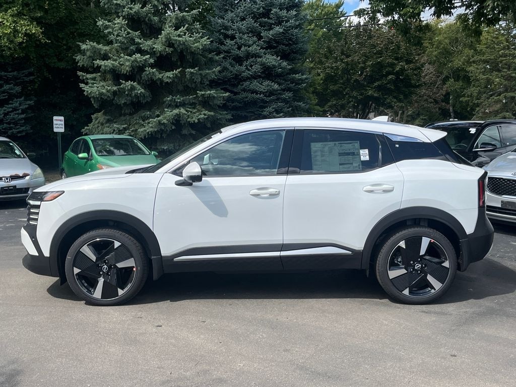 New 2025 Nissan Kicks SR SUV