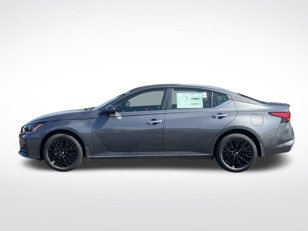 2025 Nissan Altima 2.5 SV photo 2