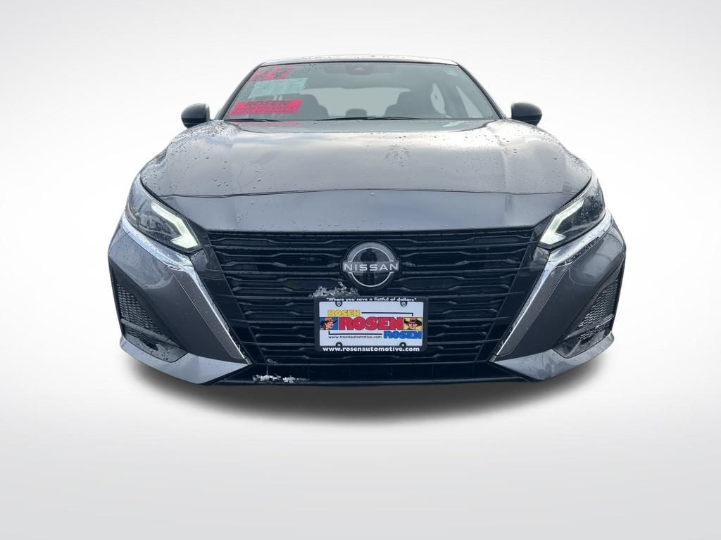 2024 Nissan Altima 2.5 SV photo 2