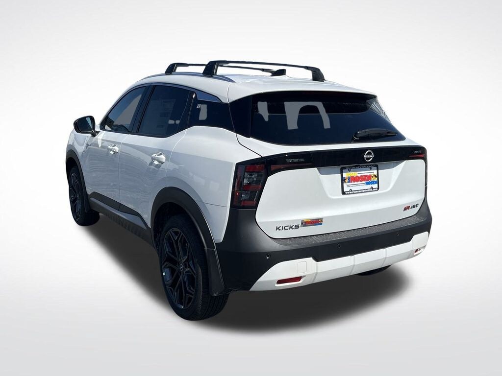 New 2026 Nissan Kicks SR SUV