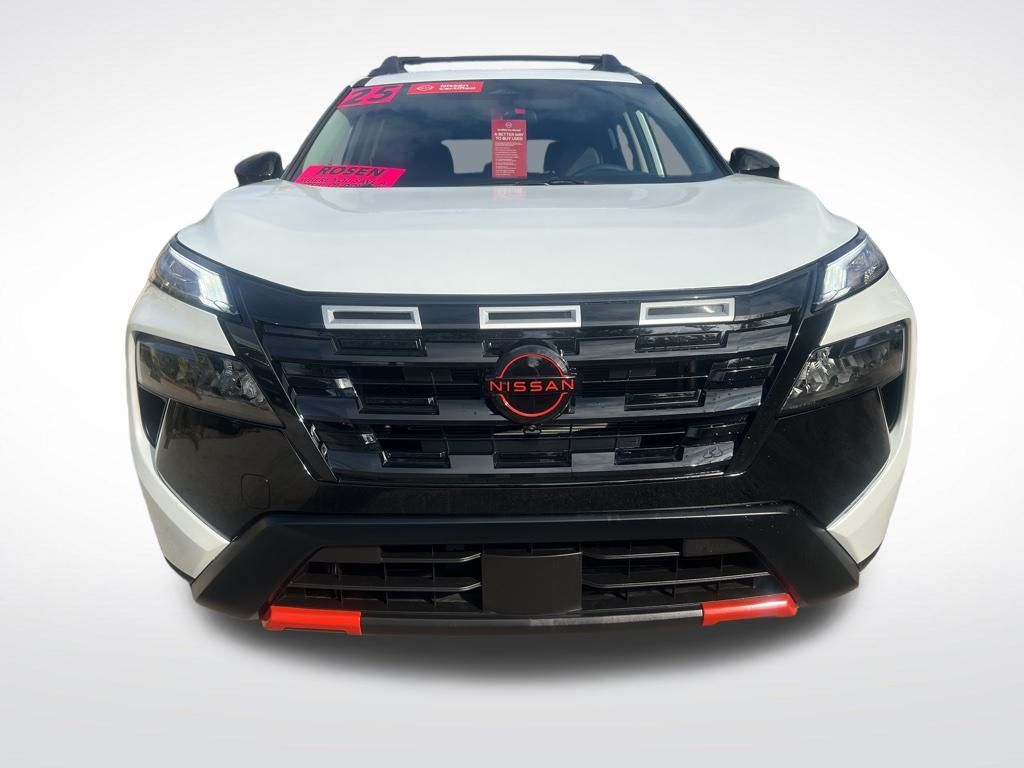 2025 Nissan Rogue SV photo 2