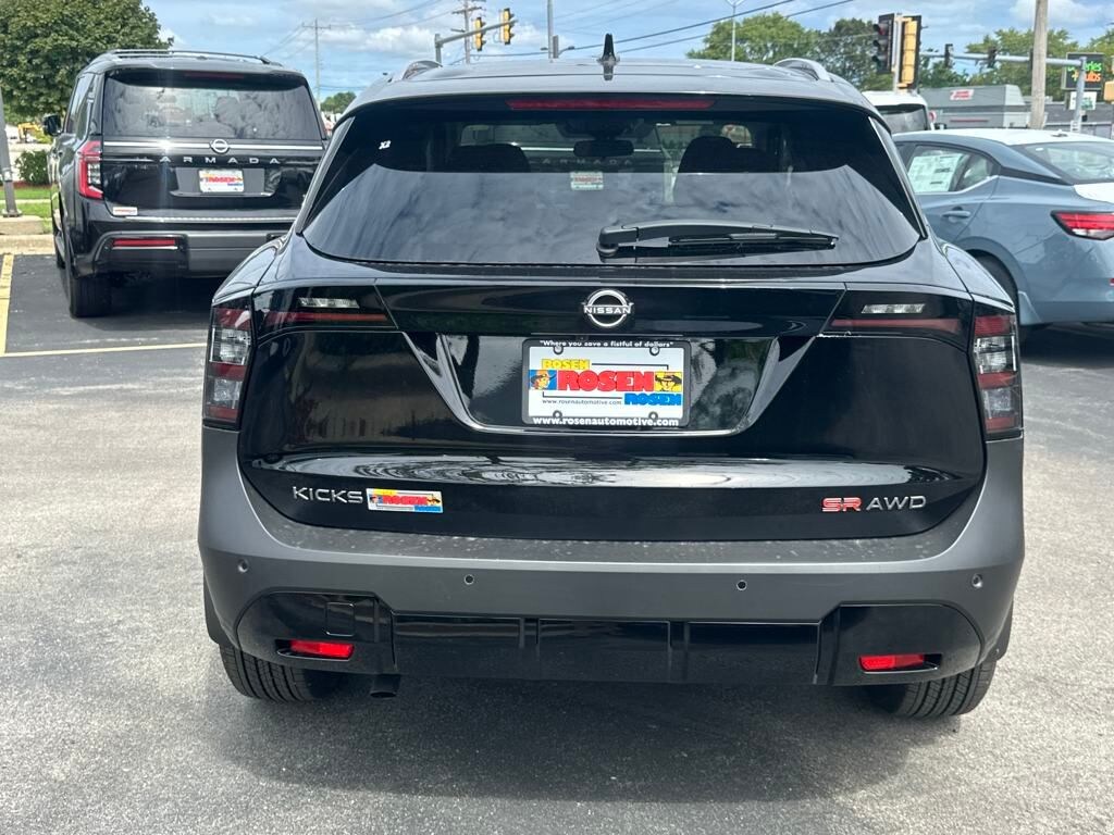 New 2025 Nissan Kicks SR SUV