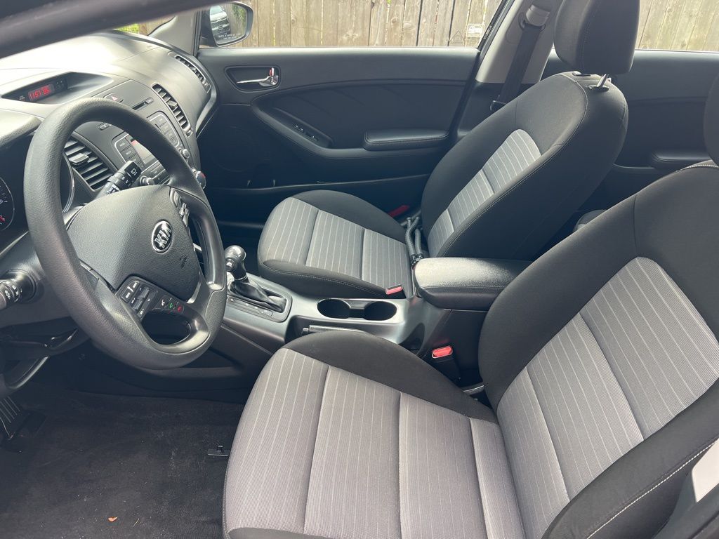 2016 Kia Forte LX photo 4