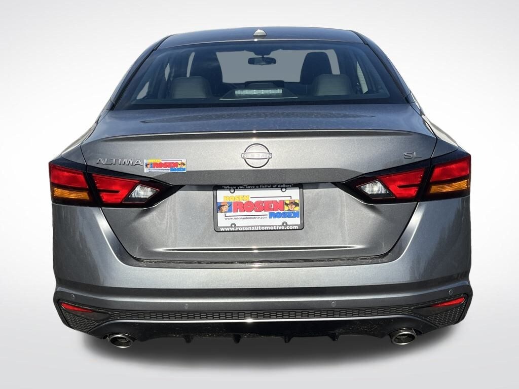 New 2025 Nissan Altima SL Sedan