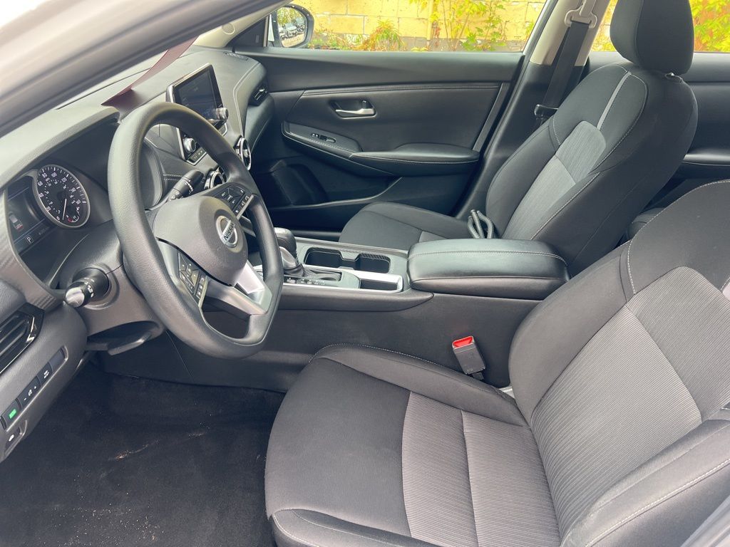 2023 Nissan Sentra SV photo 4