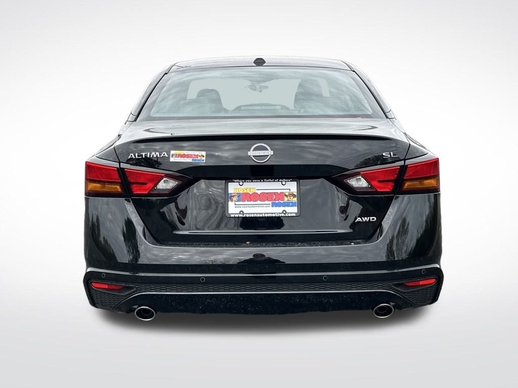2025 Nissan Altima SL photo 3