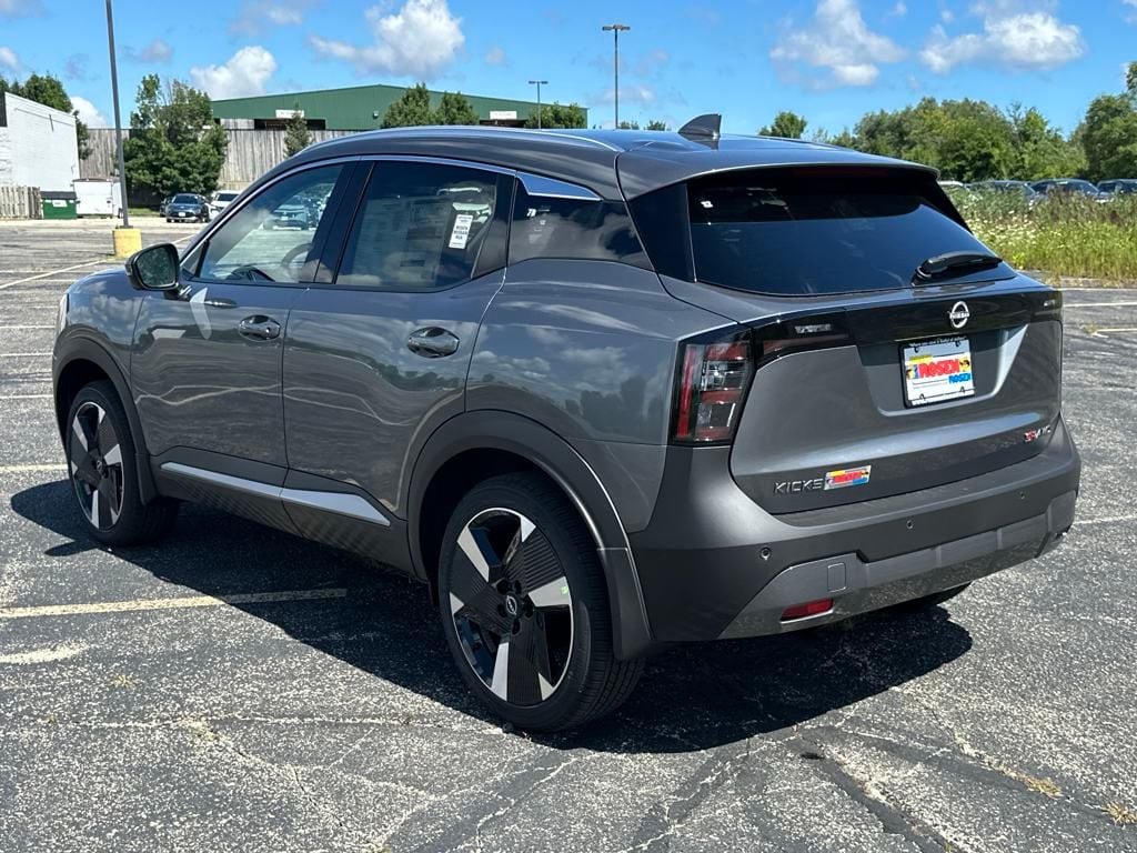 New 2025 Nissan Kicks SR SUV