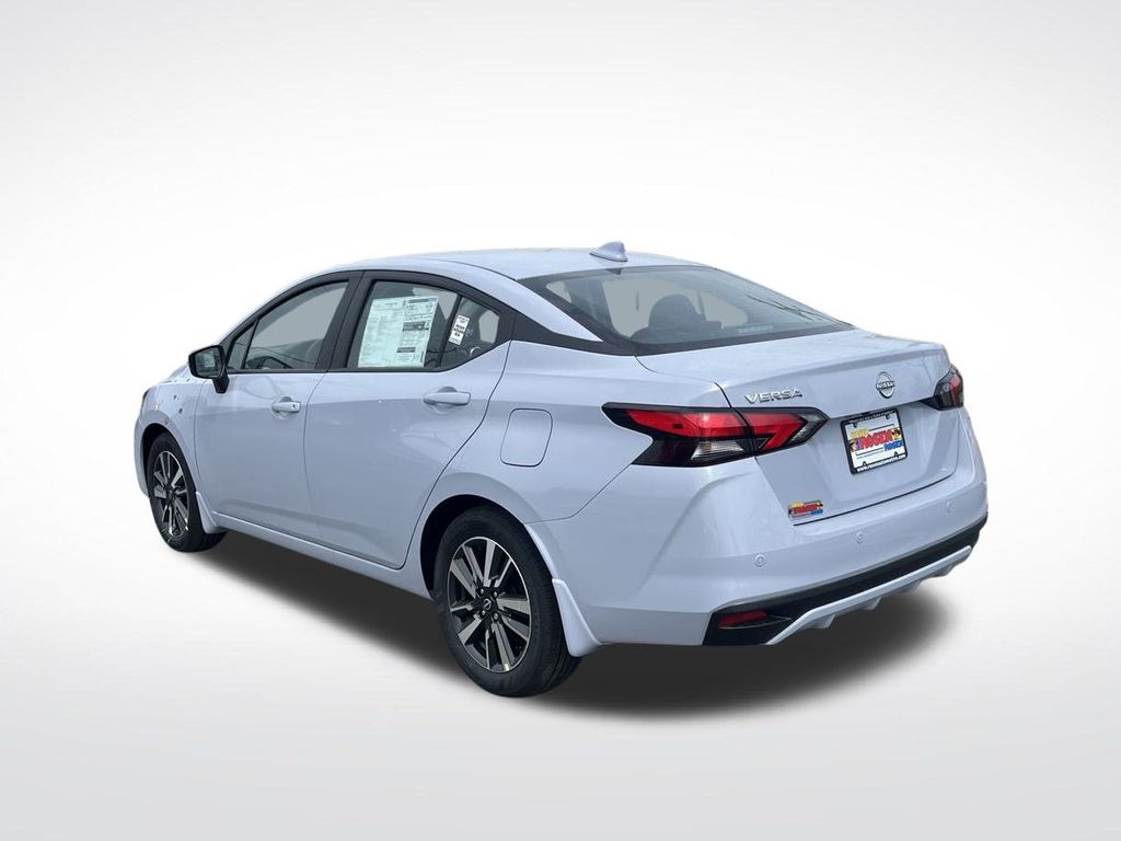 2025 Nissan Versa 1.6 SV photo 3