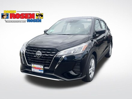 2025 Nissan Kicks Play S SUV