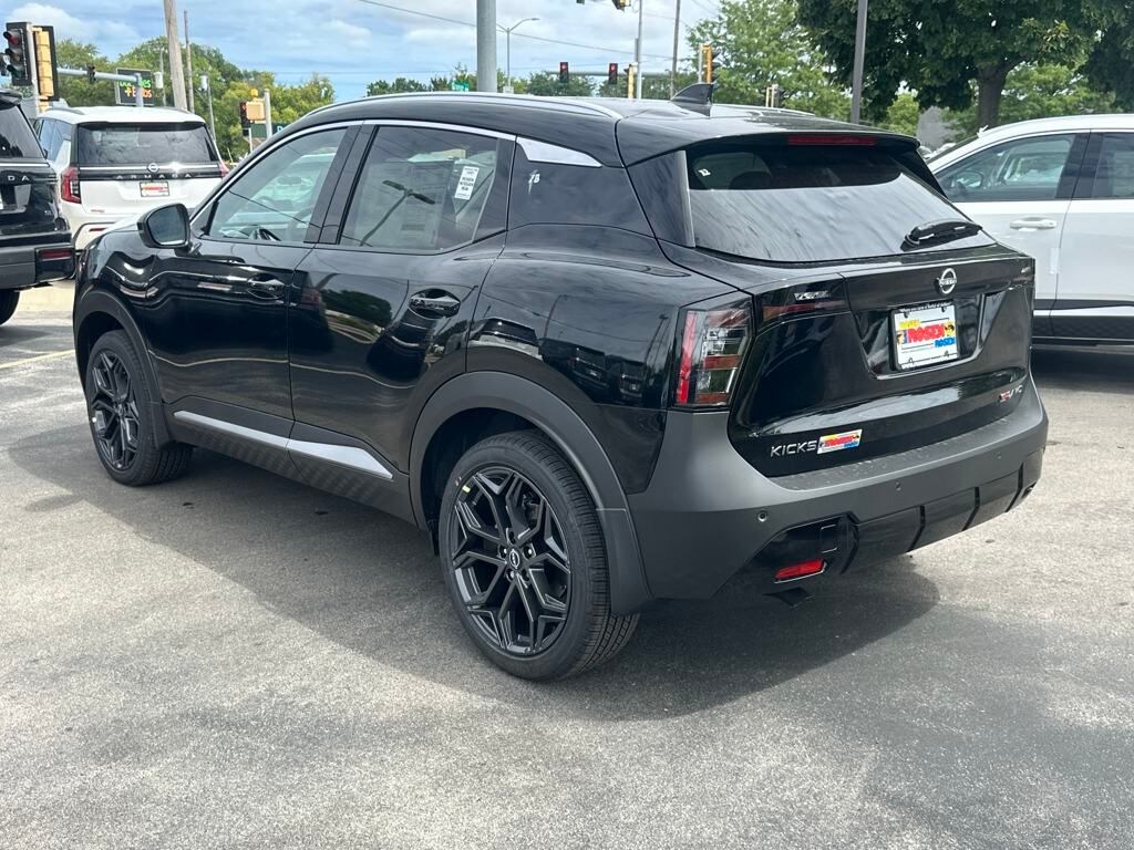 New 2025 Nissan Kicks SR SUV