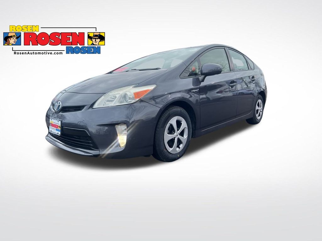 2013 Toyota Prius Base's photo