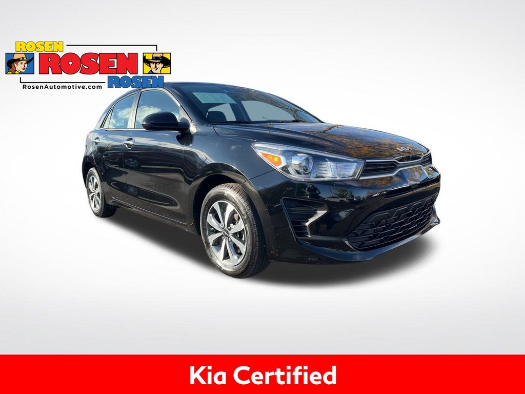 2023 Kia Rio 5-Door S's photo