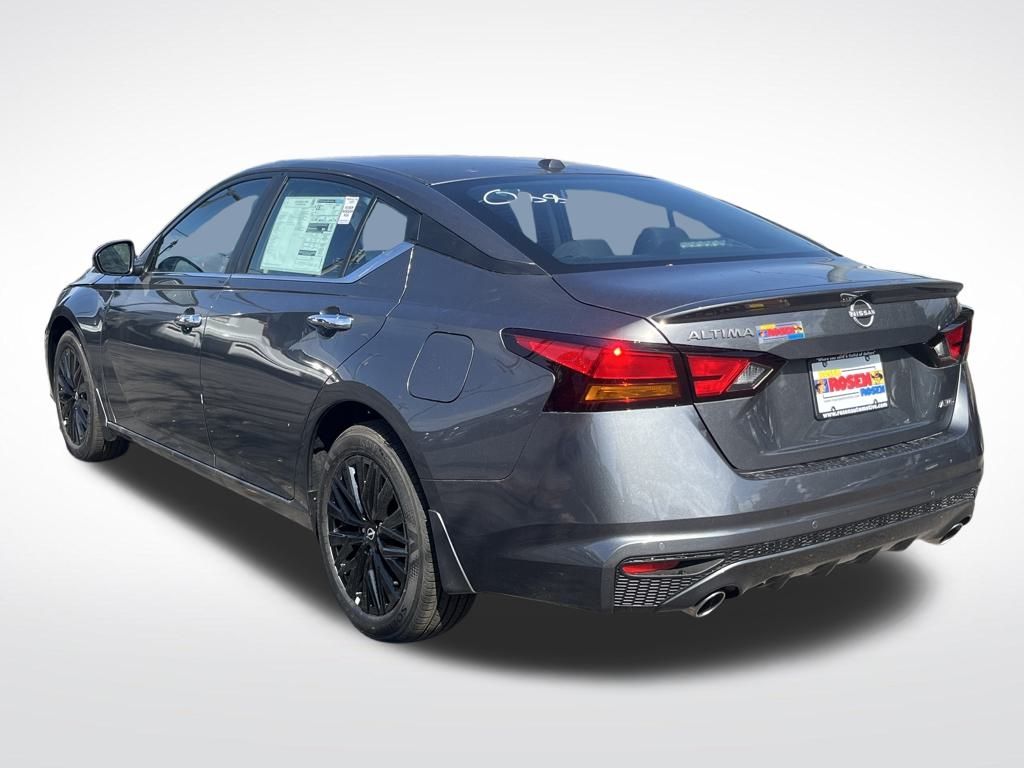 2025 Nissan Altima 2.5 SV photo 3