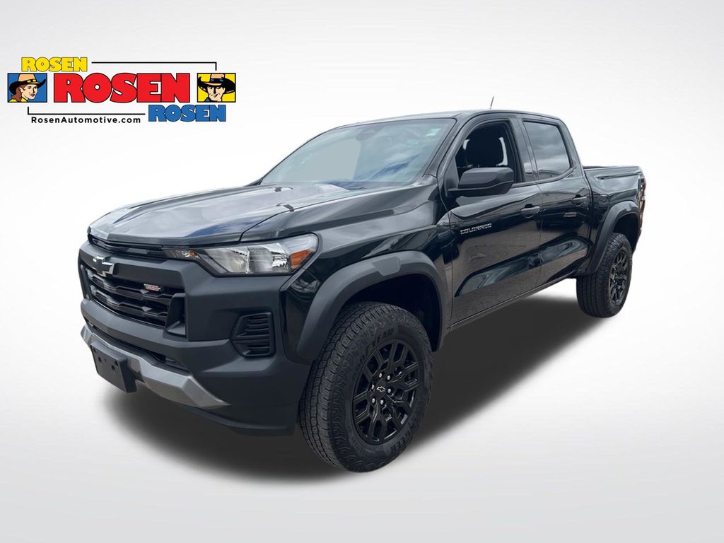2024 Chevrolet Colorado 4WD Trail Boss Crew Cab Short Box's photo
