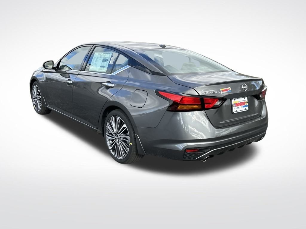 New 2025 Nissan Altima SL Sedan