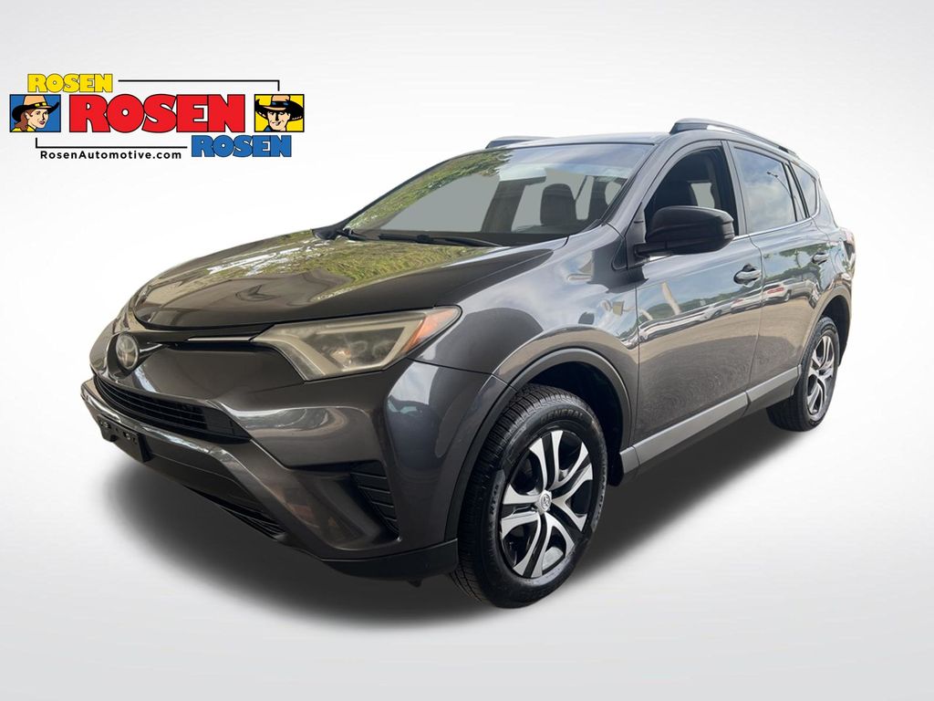 2017 Toyota RAV4 LE AWD's photo