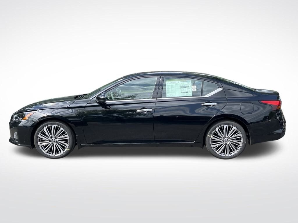 New 2025 Nissan Altima SL Sedan