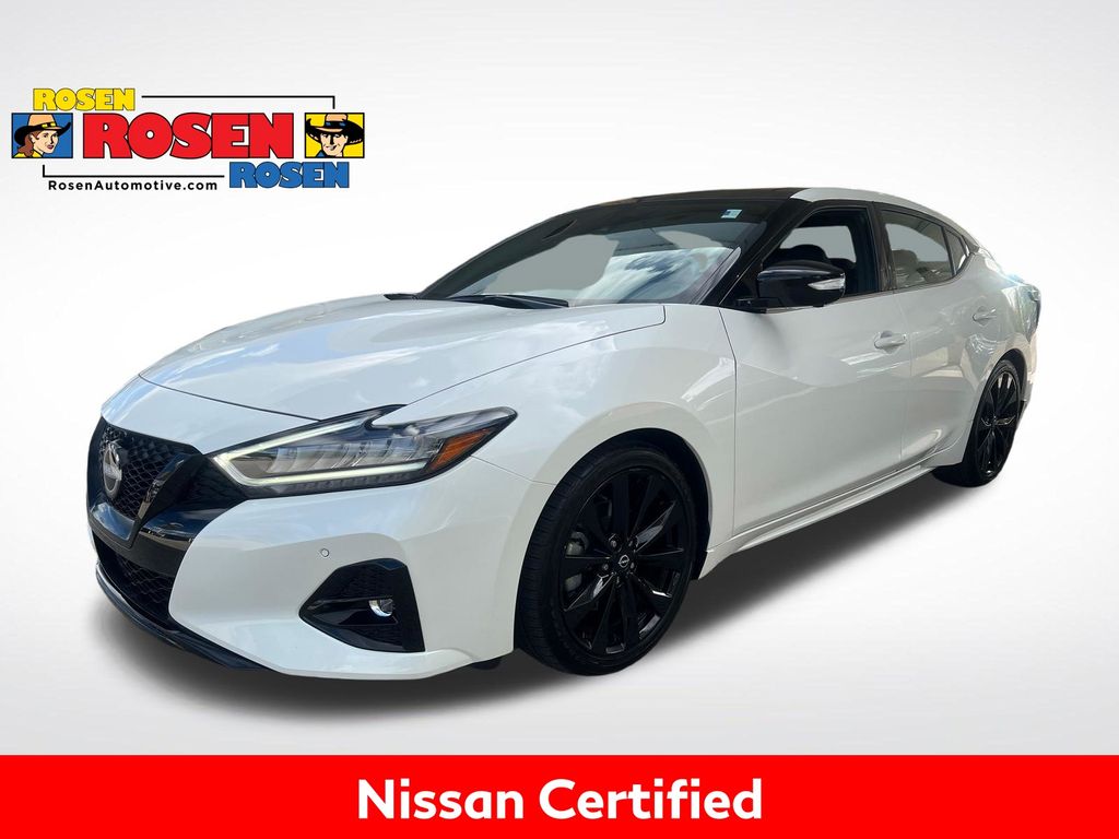2023 Nissan Maxima SR's photo