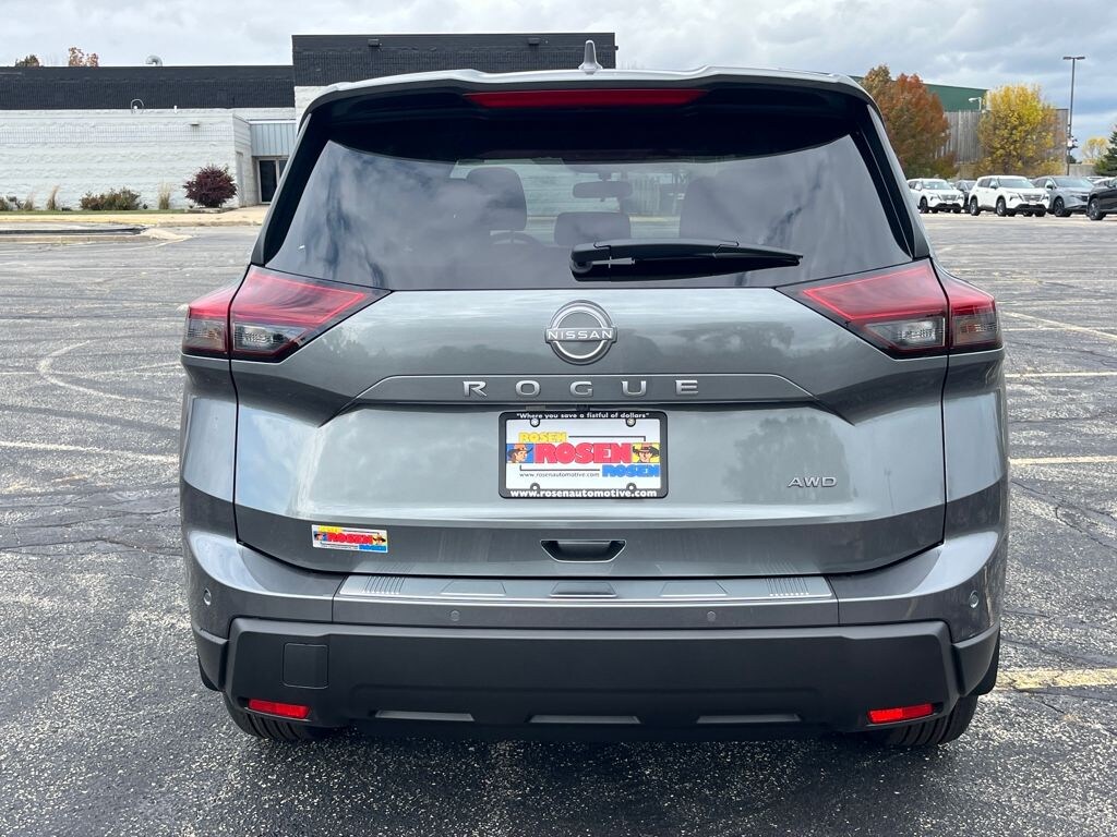 New 2026 Nissan Rogue SV SUV