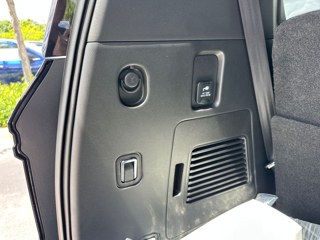 2026 Nissan Armada PRO-4X - Photo 40