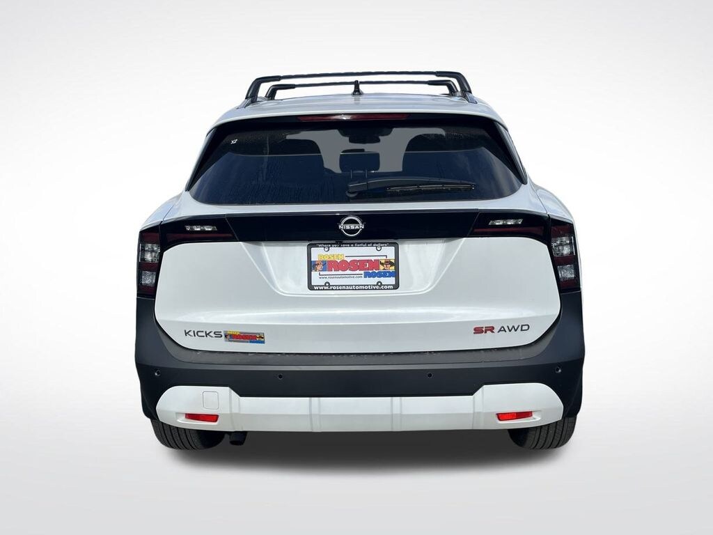 New 2026 Nissan Kicks SR SUV