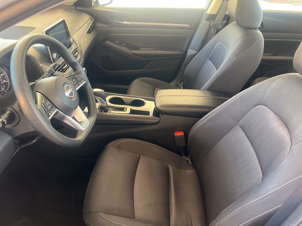 2023 Nissan Altima 2.5 SV photo 4