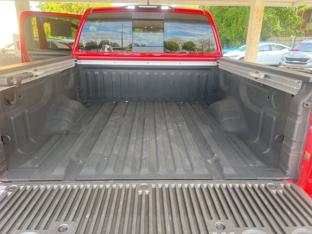 2024 Nissan Titan SV photo 4