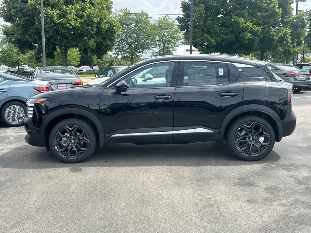 New 2025 Nissan Kicks SR SUV