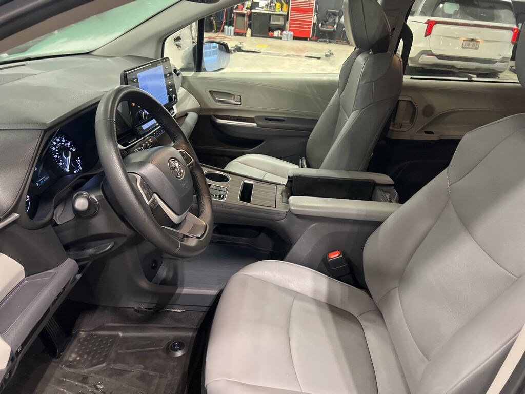 Used 2022 Toyota Sienna XLE Van Passenger Van