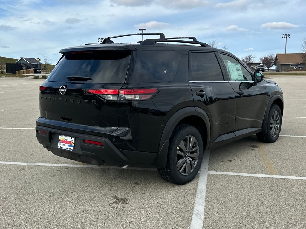 2025 Nissan Pathfinder SV photo 3