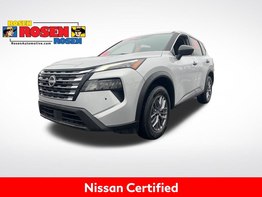 2024 Nissan Rogue S's photo