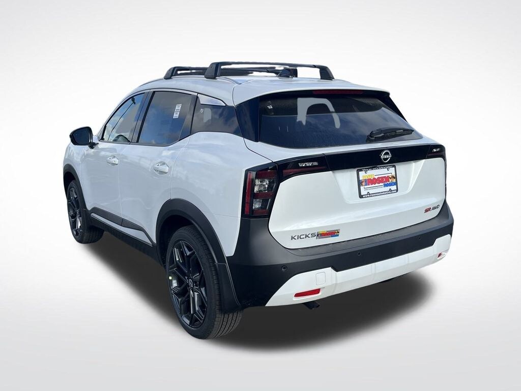 New 2026 Nissan Kicks SR SUV