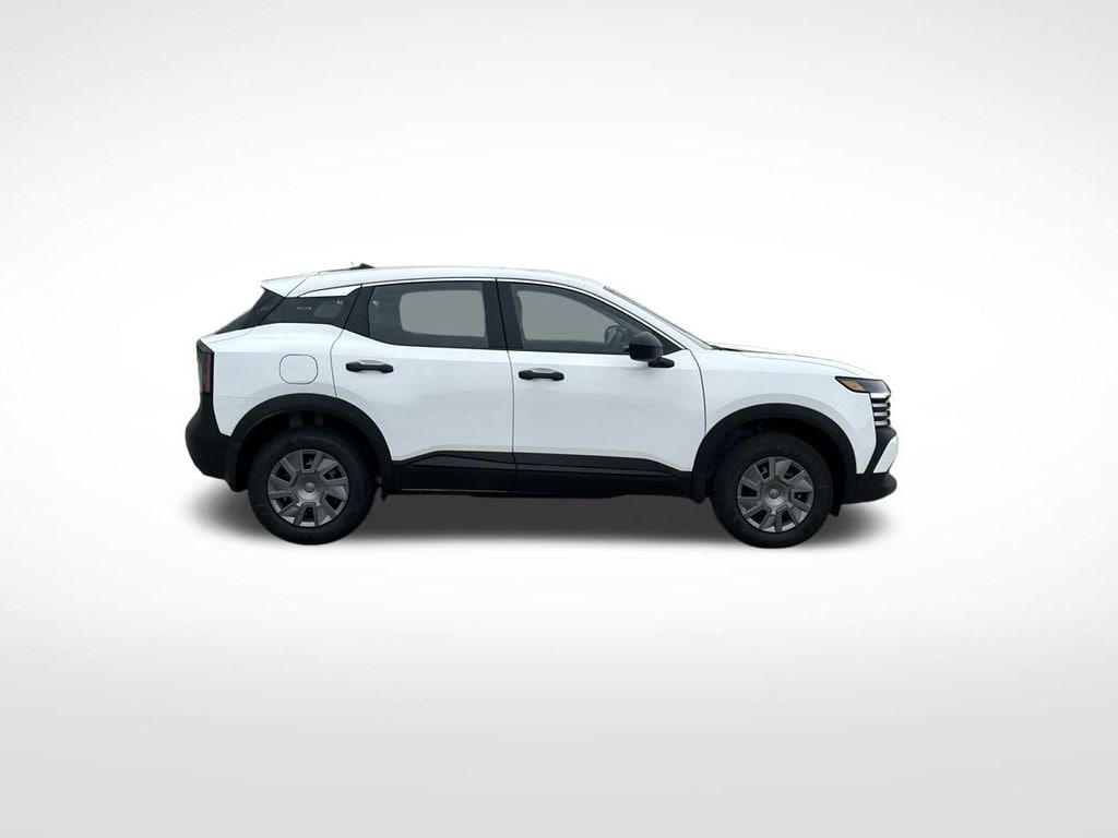 2026 Nissan Kicks S photo 4