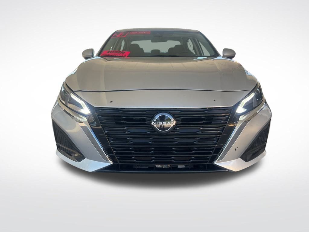 2023 Nissan Altima 2.5 SV photo 2
