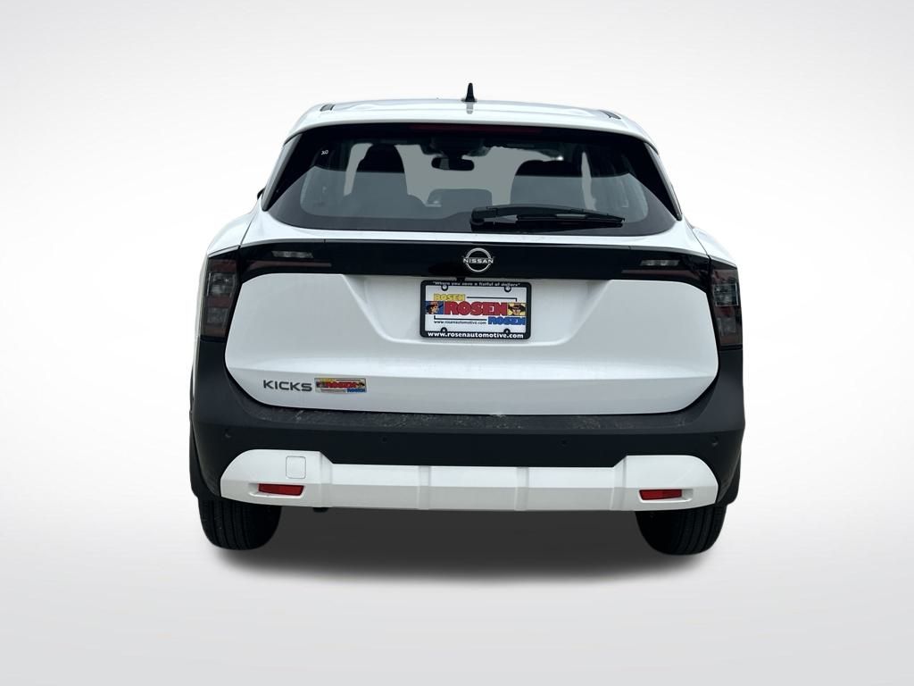 2026 Nissan Kicks S photo 2