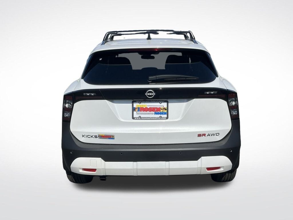 New 2026 Nissan Kicks SR SUV