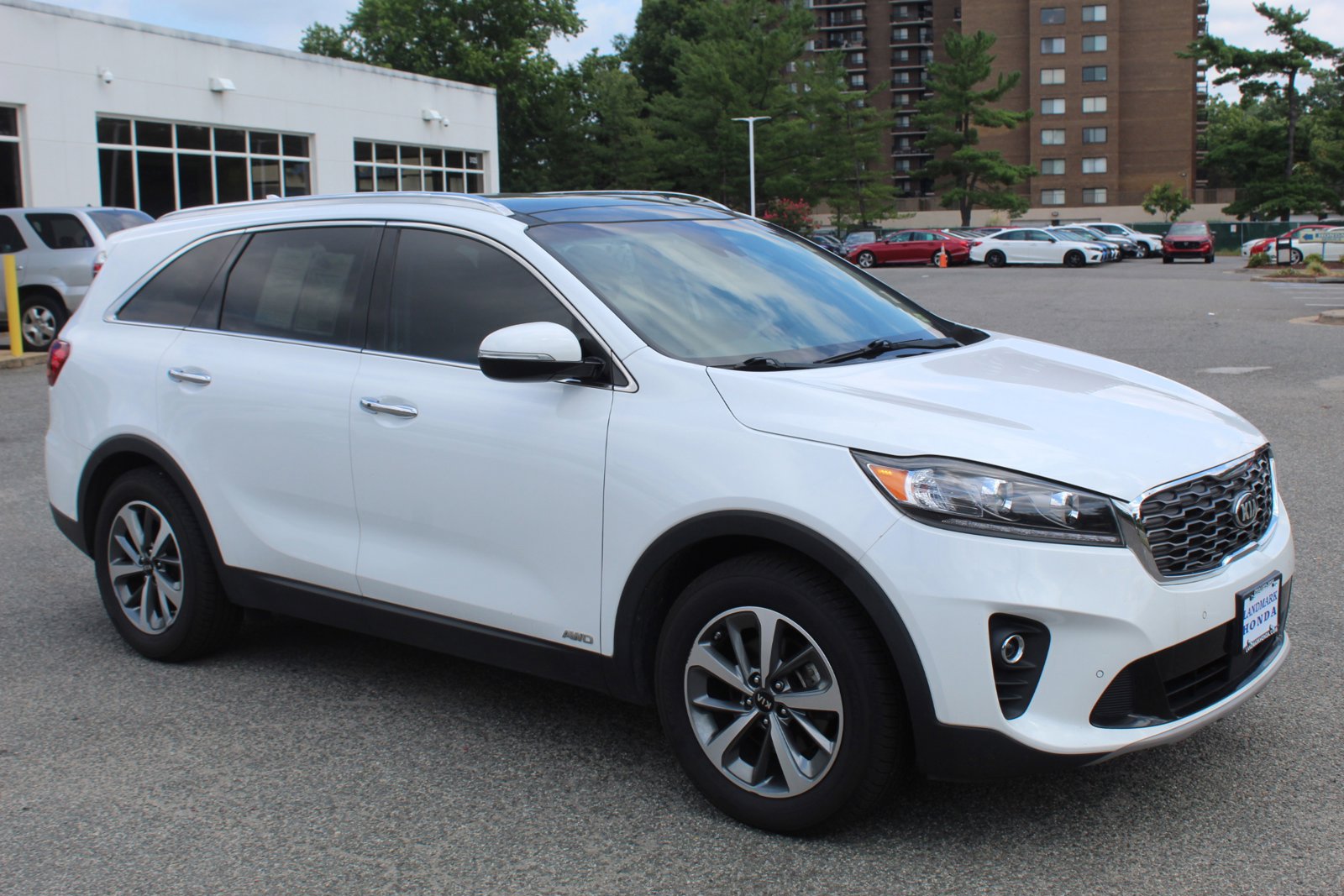 Used 2019 Kia Sorento EX with VIN 5XYPHDA52KG445555 for sale in Alexandria, VA