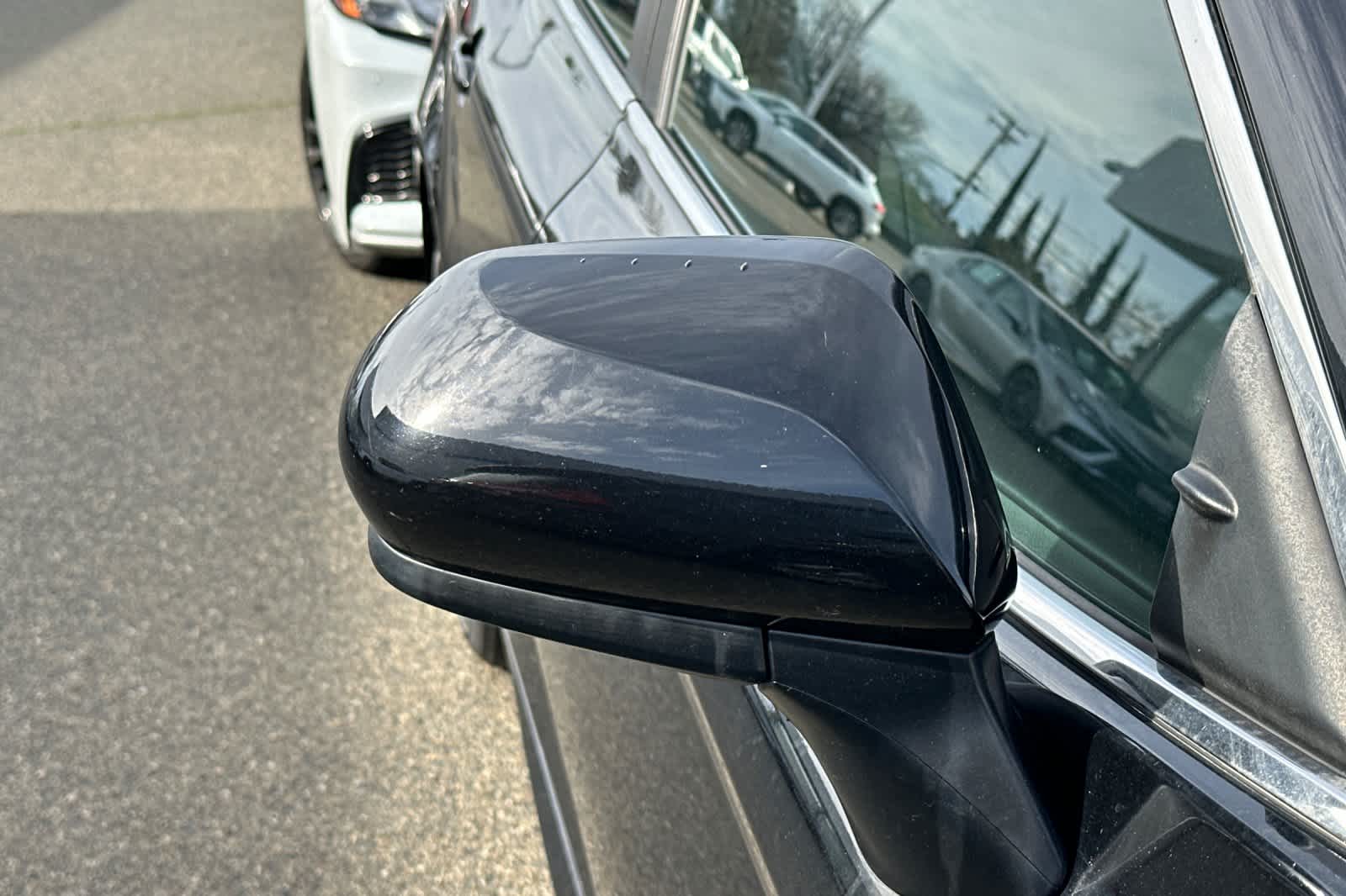 Thumbnail: 2019 Toyota Camry - 12