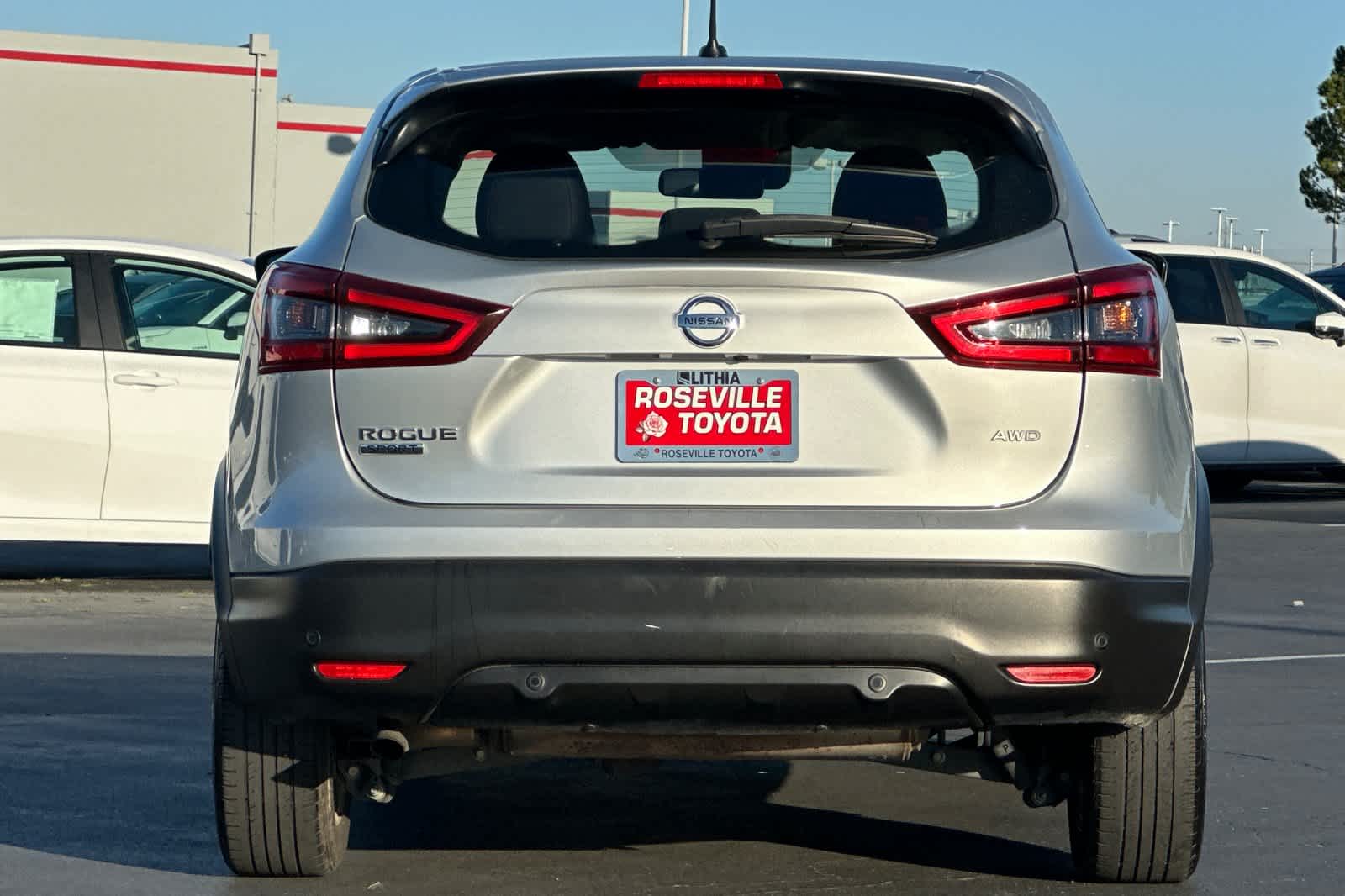 Thumbnail: 2021 Nissan Rogue Sport - 8