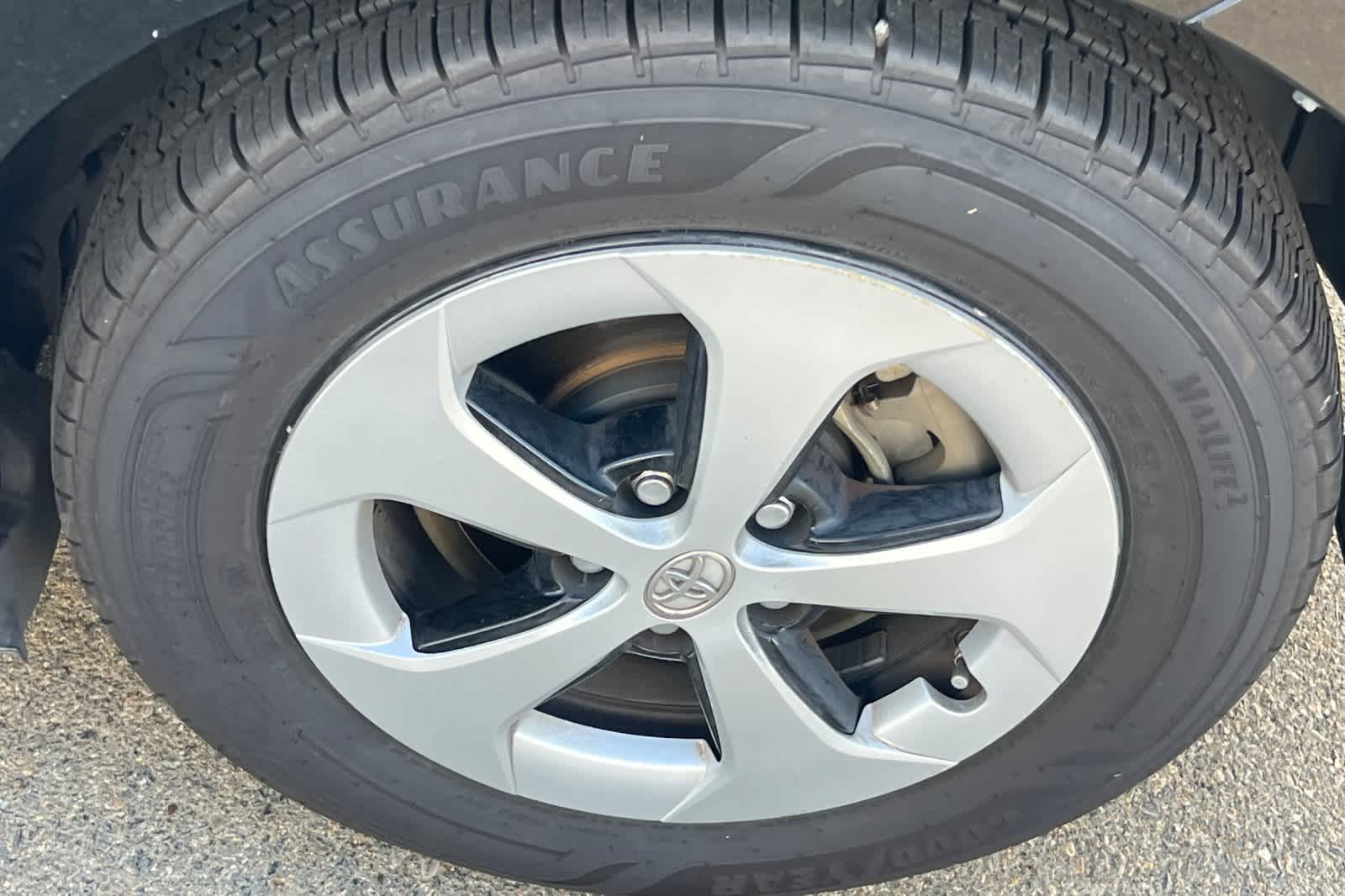 Thumbnail: 2013 Toyota Prius - 22