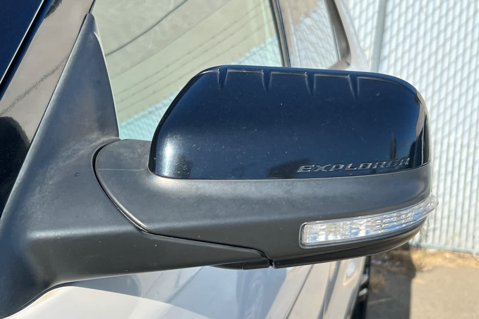 Thumbnail: 2015 Ford Explorer - 21