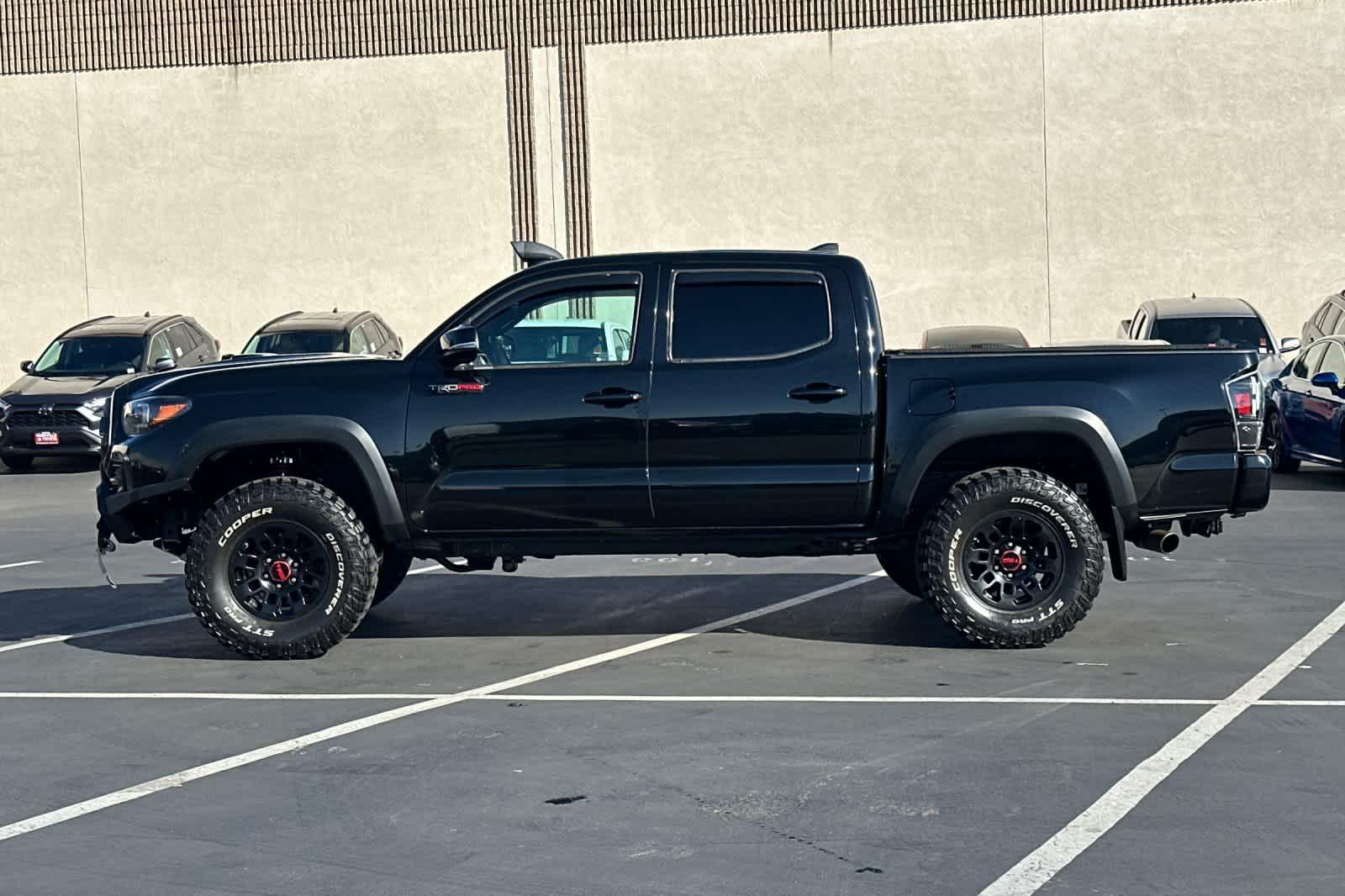 Thumbnail: 2019 Toyota Tacoma - 9